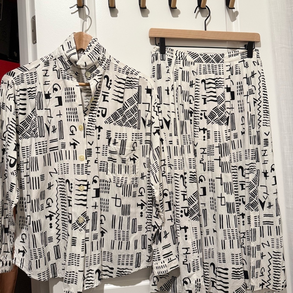Vintage Black and White Patterned Shirt and Skirt Set - size small